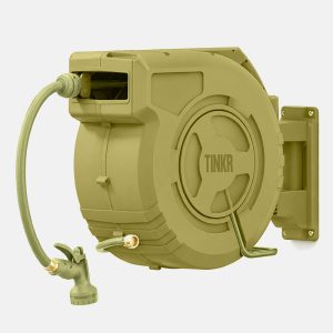 Retractable hose reel